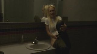 Pompino da due puttane bionde