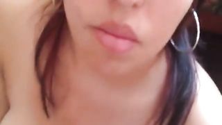 Zoccola latina sborrata in faccia