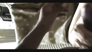 Lei succhia e lui sborra