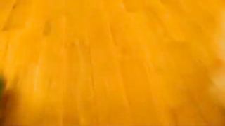 Lei gli fa un pompino e lui la filma