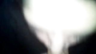 Ragazza al primo ingoio di sborra