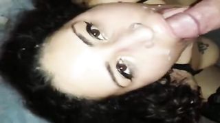 Prima si fa sborrare e poi ripulisce il cazzo