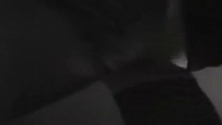 Zoccola discotecara mi fa una sega