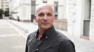 Inculata dopo aver perso una scommessa