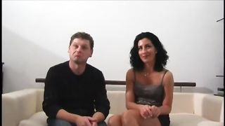 Italiana convinta a girare un porno per soldi