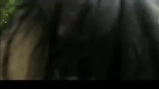 Troia casertana mi saltella sul cazzo nel bosco