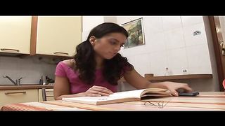 Studentessa italiana scopata da papà