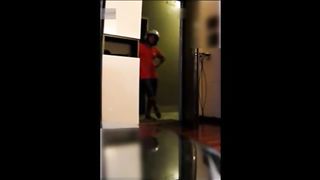 Bella brunetta italiana esibizionista