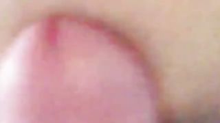 Deliziosa biondina lo succhia  in aereo