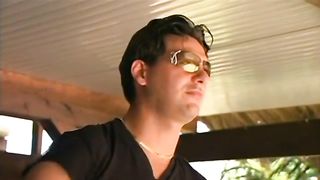 Gnocca italiana trombata a bordo piscina