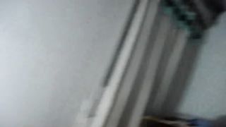 Pompino e sega da bella brunetta sorridente