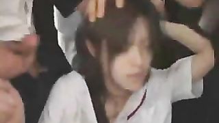 Studentessa giapponese abusata sul bus