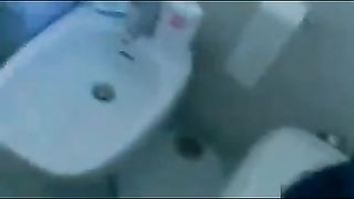 Pompino nel bagno a Novara