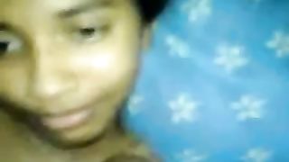 Scopata di una giovane coppia indiana