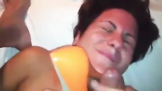 Sborro sulla faccia da zoccola della mia tipa