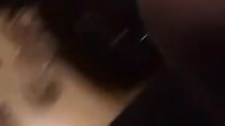 Conoscono una troietta in discoteca e se la bombano