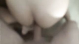 Il fratello si bomba la sorellina figa