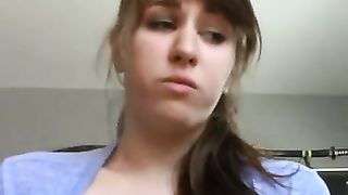 La mia sorella maggiore prova il mio cazzo