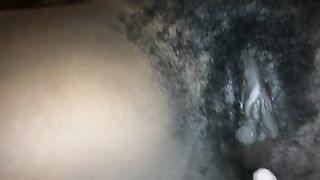 Negretta si fa penetrare la topa pelosa