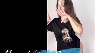 Deepthroat, un po' di cazzo in figa e sborrata in faccia