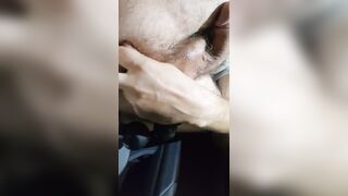 Facendo la troia con palline anali