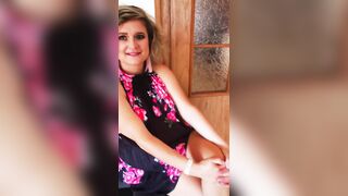 Una bella e affascinante casalinga ha subito una metamorfosi e per la prima volta ha