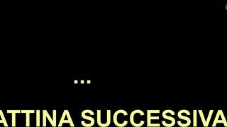 FIGLIO SFRUTTA L'OCCASIONE PER SCOPARSI MAMMA