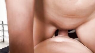 Teen latina prende sborra sulle tette