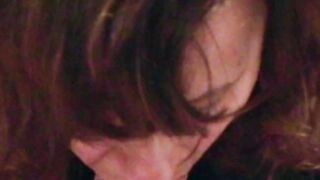 Mia moglie col mio capo a 69 continua a succhiare la sborra e ci gioca, io filmo Parte 2