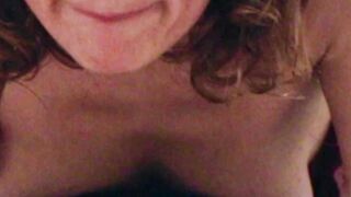 Mia moglie col mio capo a 69 continua a succhiare la sborra e ci gioca, io filmo Parte 2