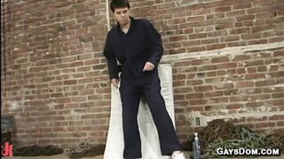 Ragazzo porco inculato dalla sex machine