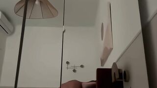 Il porco si sbatte la troietta alla pecorina