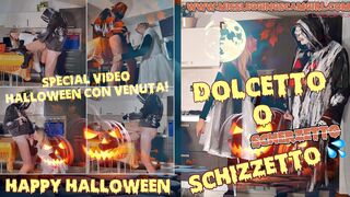 FIGLIO SBORRA NEL CESTO DI HALLOWEEN DELLA MADRE PER SCOPARSELA E RIEMPIRLA