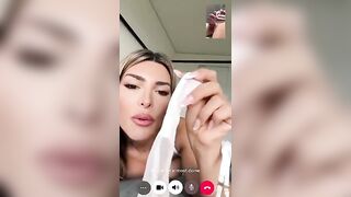 Mamma troia fa segare il figliastro su whatsapp