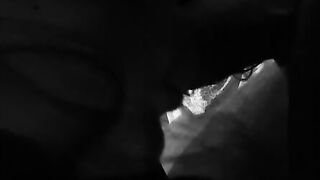 Elisa lecca per bene le palle