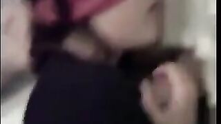 Sesso a tre in bagno