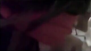 Sesso a tre in bagno