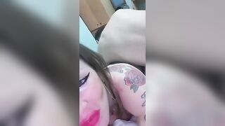 Lecca il culo alla troiona napoletana prima di incularla