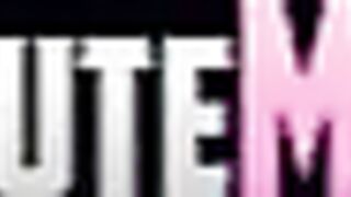 Due latine eccitate mi succhiano il cazzo e mi scopano