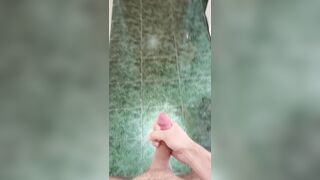 Sborrata gigante! Masturbo il mio cazzo grosso