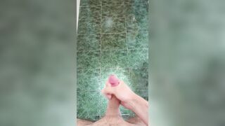 Sborrata gigante! Masturbo il mio cazzo grosso