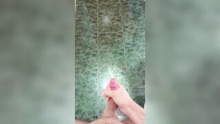 Sborrata gigante! Masturbo il mio cazzo grosso