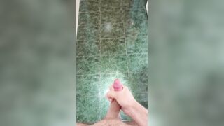 Sborrata gigante! Masturbo il mio cazzo grosso