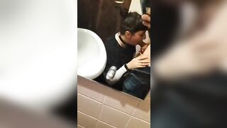 Brava troia sai succhiarmi il cazzo