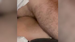 Inculo mia moglie con calze a rete bianche e perizoma