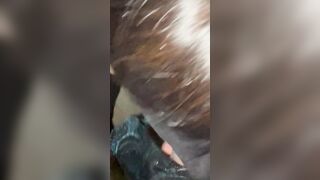 Mia moglie succhia il suo perizoma da me sborrato