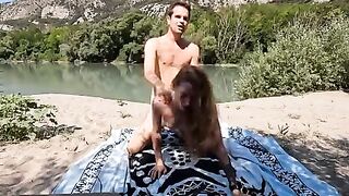 Campeggiatori fanno sesso sotto occhi indiscreti