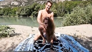 Campeggiatori fanno sesso sotto occhi indiscreti