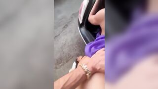 Trombata nel bagaliaio dell'auto dal porcellone