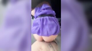 Trombata nel bagaliaio dell'auto dal porcellone